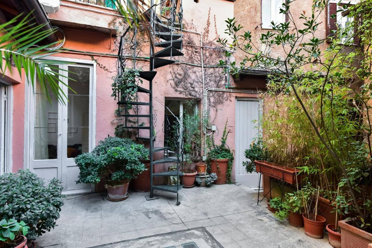 Apartment Monti Secret Garden Rome